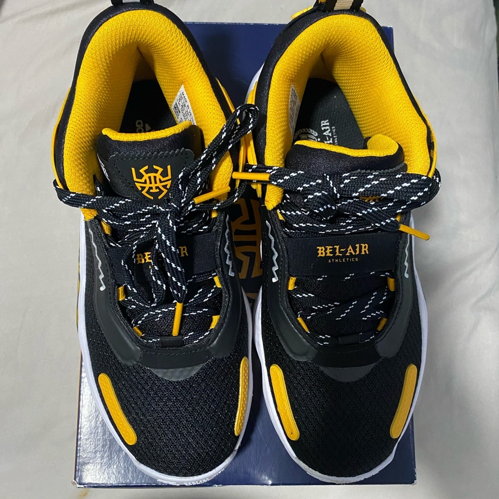 Worn twice, men’s size 5